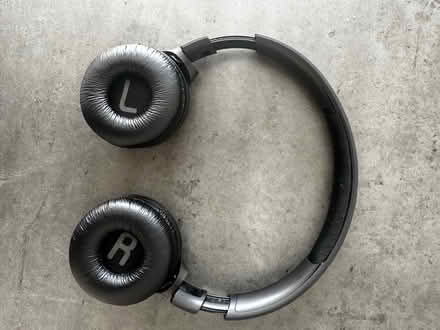 Photo of free JBL Bluetooth headphones (DA15 Sidcup) #2
