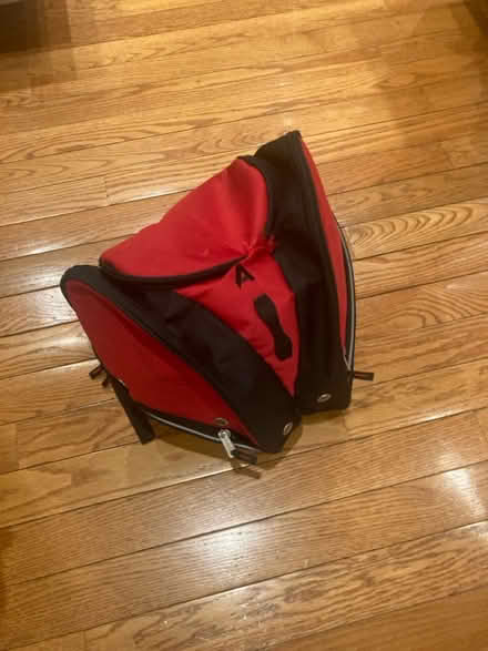 Photo of free Kids ski boot bag (East somerville ma) #1