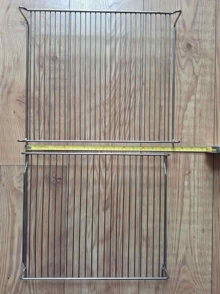 Photo of free 2 oven shelves (Florence Park OX4) #1