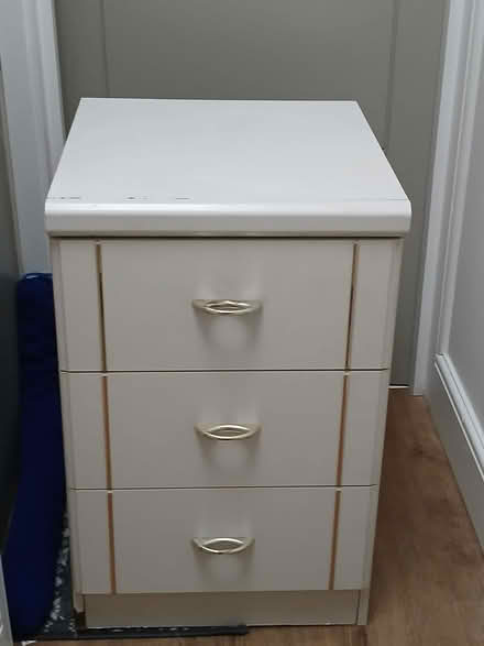 Photo of free Small cabinet (Tottenham, off Philip Lane N17) #1