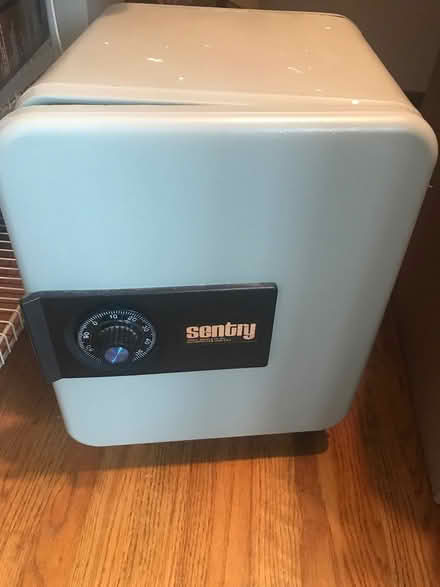 Photo of free Floor Safe (5 Alvina, San Rafael) #2