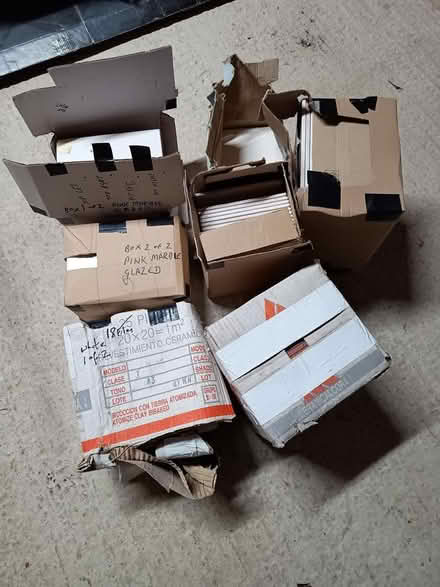 Photo of free White ceramic tiles (LU7 Leighton Buzzard) #1