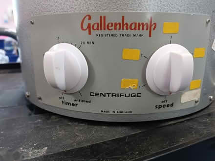Photo of free Gallencamp Centrifuge (s17 3qu) #2