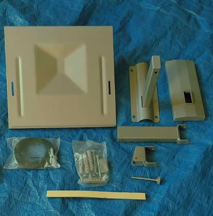 Photo of free TV Wall Bracket (old style) (Shirley B90) #2