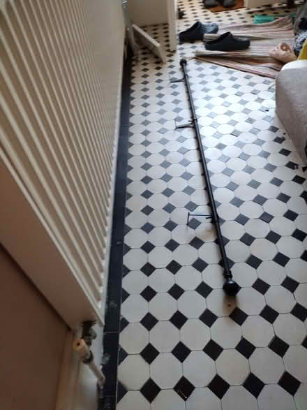 Photo of free Extendable metal curtain track (Catford SE6) #1