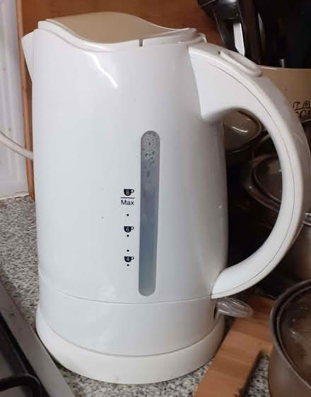 Photo of free Working electric kettle (Beulah Hill CR7) #1