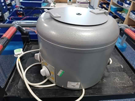 Photo of free Gallencamp Centrifuge (s17 3qu) #1
