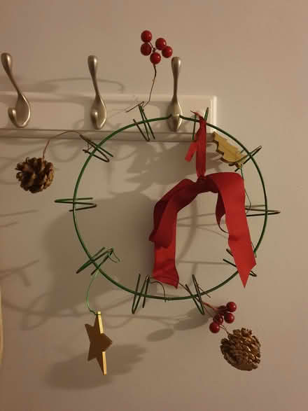 Photo of free Christmas wreath frame (Fishers Green SG1) #1