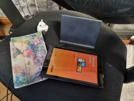 Photo of free Fire HD8 tablet (7th Gen) + Dock (Hewell B97) #1