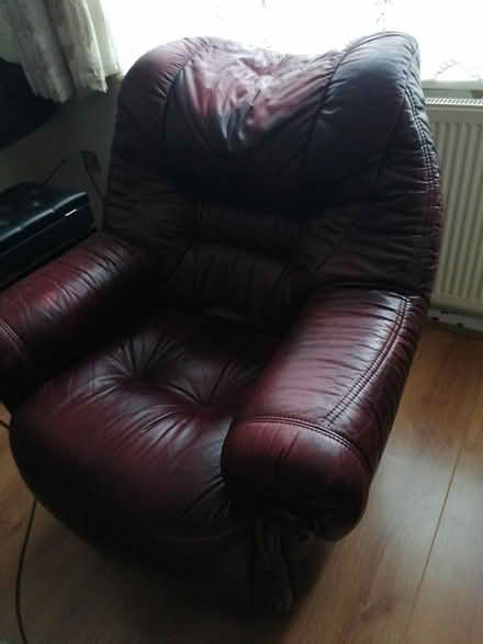 Photo of free learher sofa (RG31) #1