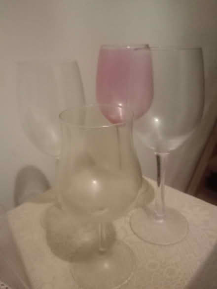Photo of free 4 wine glasses (Dyke Road area BN1) #1