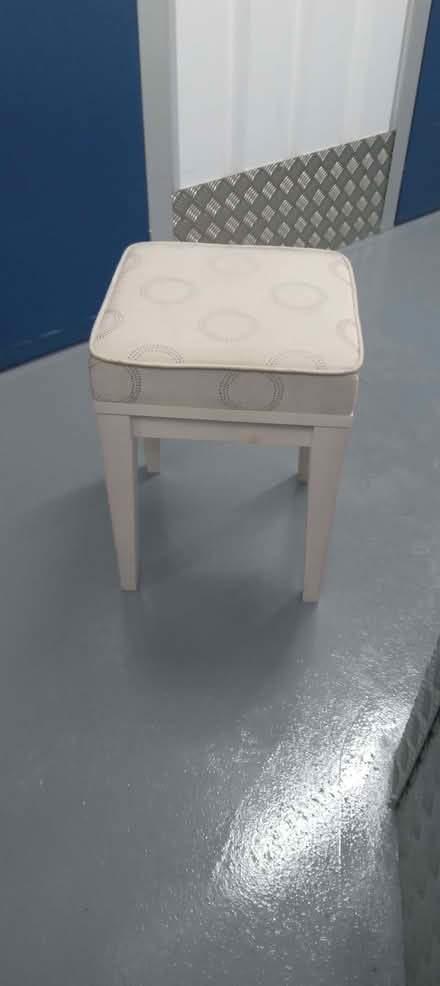 Photo of free Cream cover - white legs stool (Emlyn Gardens W4) #1