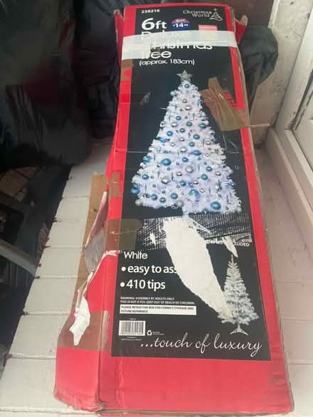 Photo of free White Christmas tree (SK3 Edgeley) #1