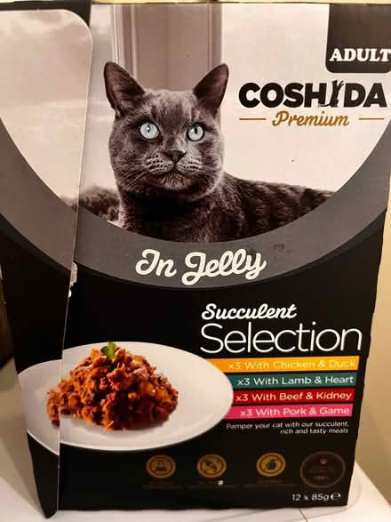 Photo of free Adult cat food - 12 sachet variety (Worthing BN11) #1
