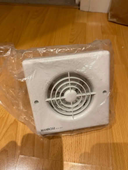 Photo of free Wall fan (New Malden KT3) #3