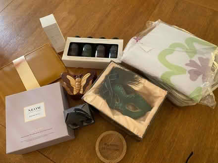 Photo of free Raffle Prizes? - Selection Of Unused Fragrant Gifts & Other (ME9) #1