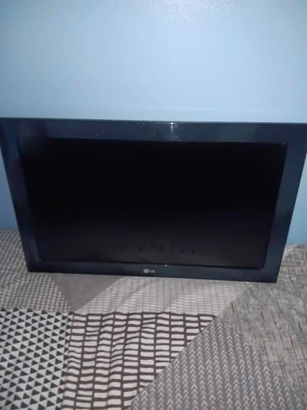 Photo of free 32 " LG TV (not smart) (Ilkeston) #1