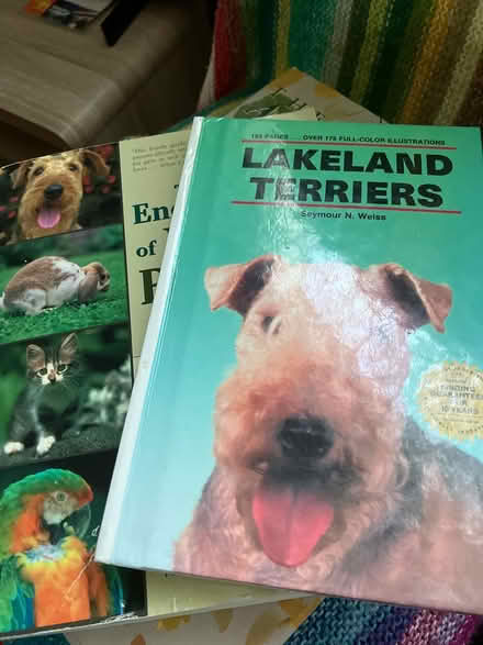 Photo of free dog books (WN7) #1