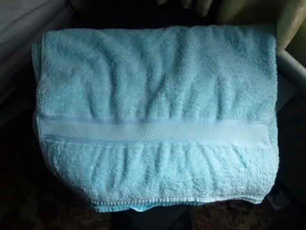Photo of free Large blue bathsheet towel (North Tonbridge.) #1