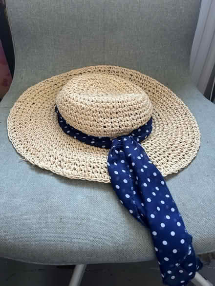 Photo of free Girls straw hat (Barnsbury N1) #1