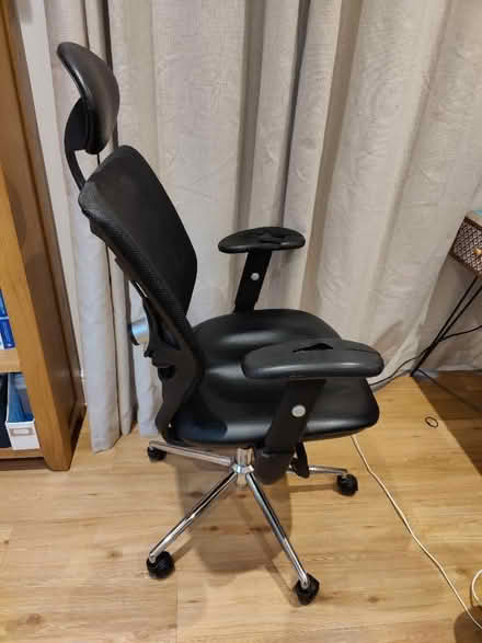 Photo of free Office desk chair with lumbar support (Oaklands nr Welwyn AL6) #2