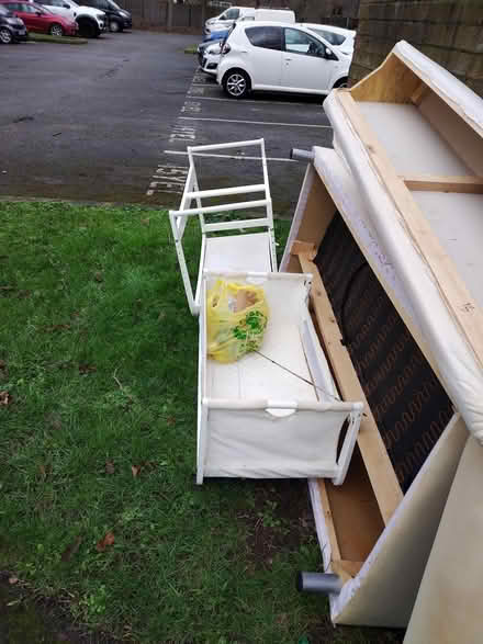 Photo of free Snuzpod baby crib sitting outside (Colindale NW9) #1