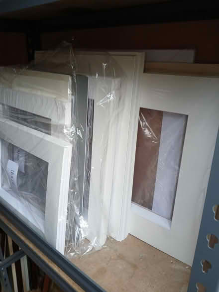 Photo of free White card picture mounts (Woolverton BA2) #2