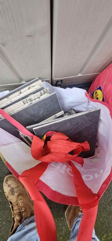 Photo of free tiles (craigentinny) #1