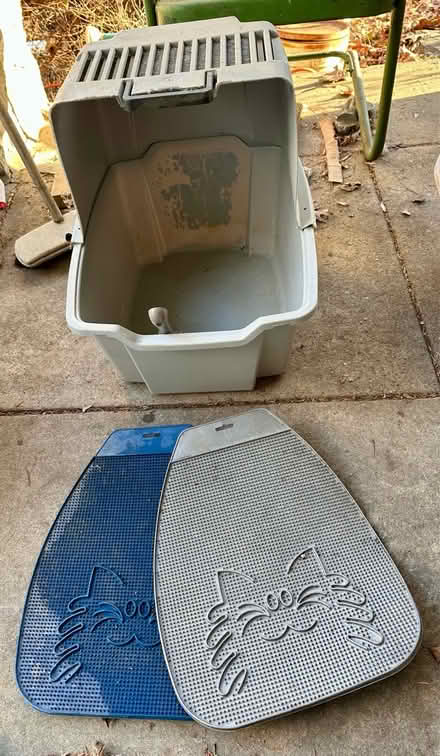 Photo of free Litter Box with Scoop & 2 mats (Havertown) #1