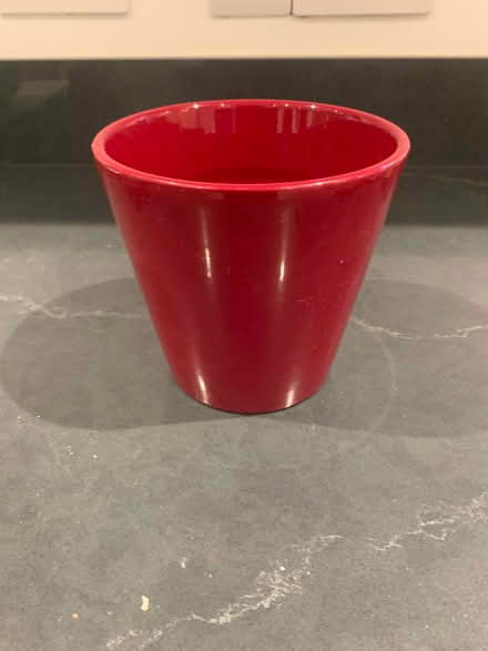 Photo of free cherry coloured plant pot (Bracknell RG12) #1