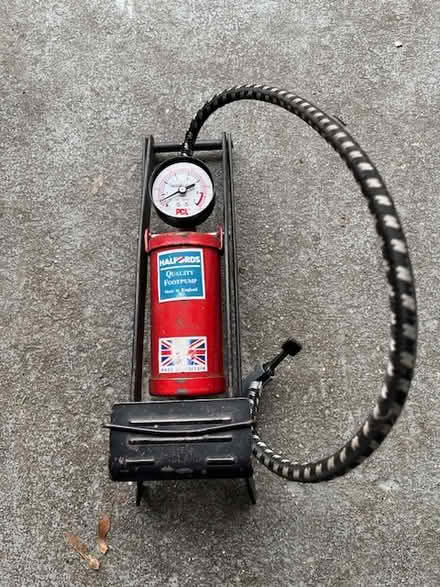 Photo of free Halfords foot pump (Melbourn SG8 near Royston) #1
