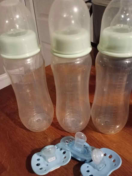Photo of free pushchair foot muff & baby bottles (HP13 Terriers near RGS) #4