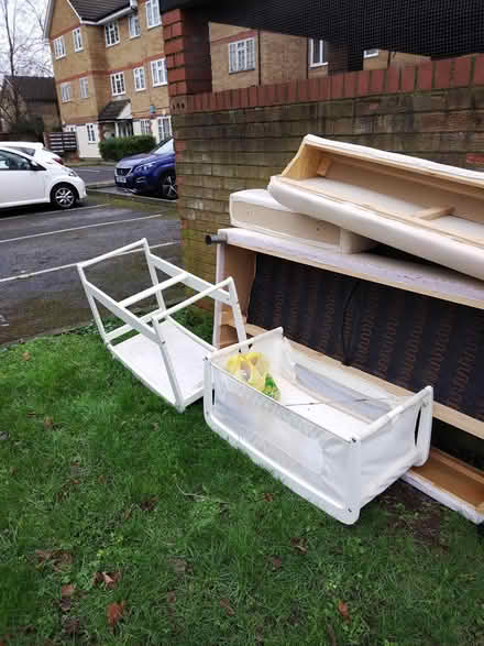Photo of free Snuzpod baby crib sitting outside (Colindale NW9) #2