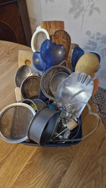 Photo of free Various spoons/plates (TW5) #1