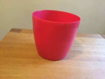 Photo of free Large plastic pot (Berkhamsted HP4) #1