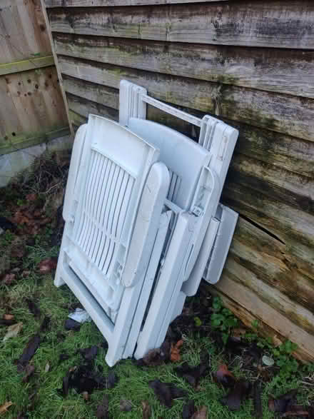 Photo of free Garden table and 2 chairs (Lenton NG7) #2