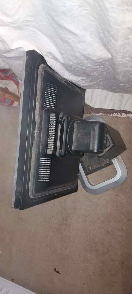 Photo of free hp pc monitor for repair (Chatham ME4) #4