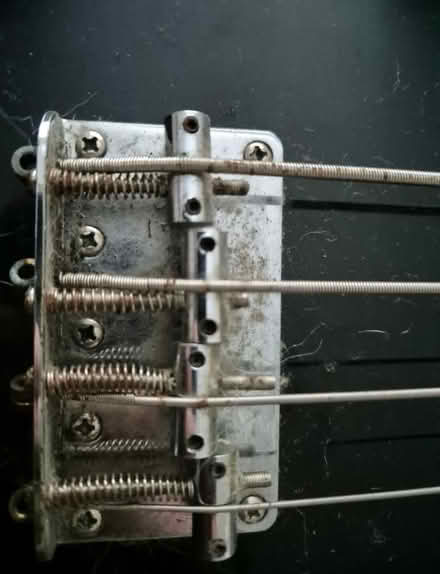 Photo of free Old, rusting, bass guitar (L4) #4