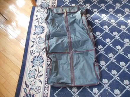 Photo of free garment bag #2