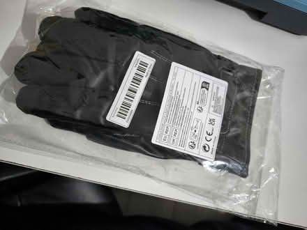 Photo of free Winter Gloves (Chadwell Heath RM6) #1