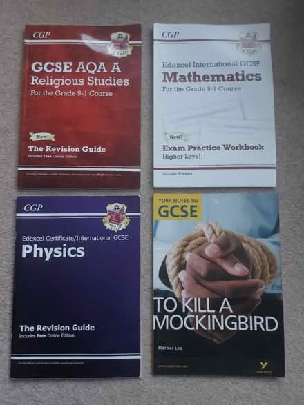 Photo of free GCSE Revision guides (Cheam SM2) #1