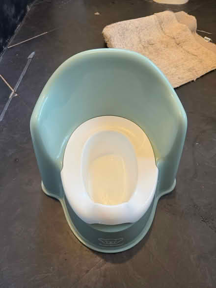 Photo of free BabyBjörn Potty - deep green/white (Esher) #2