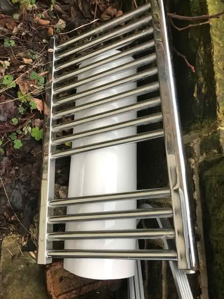 Photo of free Various bathroom items (Shipley, BD18) #3