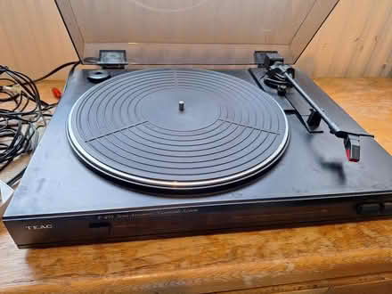 Photo of free TEAC Hifi turntable (Forest Hill SE26) #1