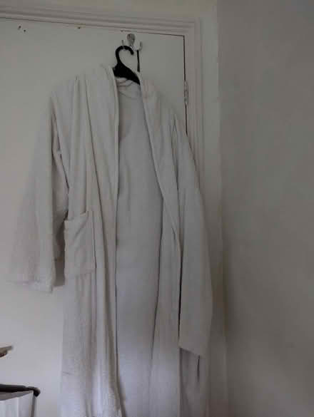 Photo of free White bath robe (KT3 new malden) #1