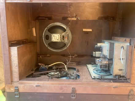 Photo of free 1951 Garrard Radiogram. (Howey LD1) #2