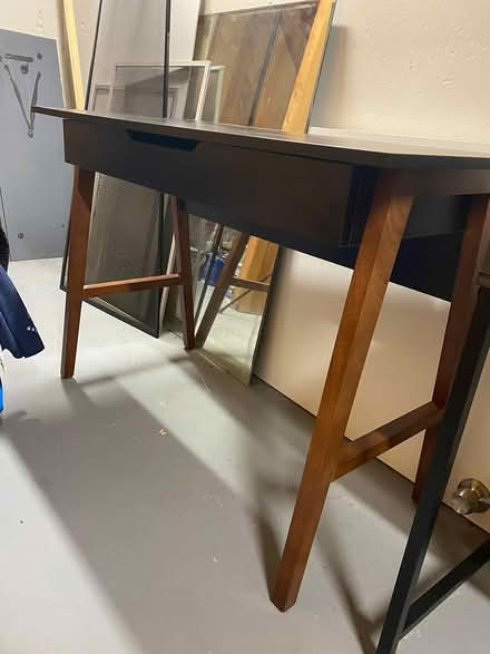 Photo of free Small desk (Reading Highlands) #1