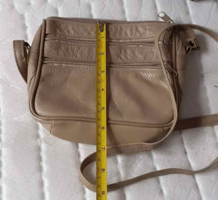 Photo of free Cream shoulder bag (Beulah Hill CR7) #1