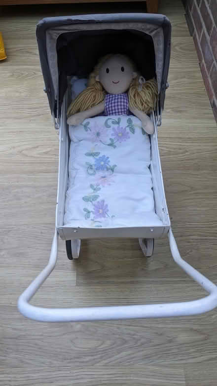 Photo of free Vintage tatty dolls pram (Finchampstead RG40) #2