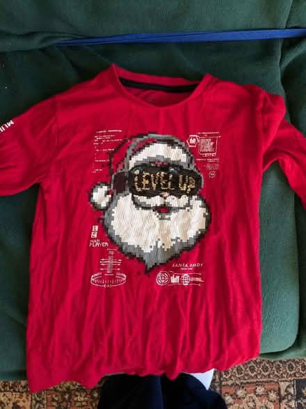 Photo of free Children's Xmas T-shirt age 5-6 (Brincliffe Edge S7) #1